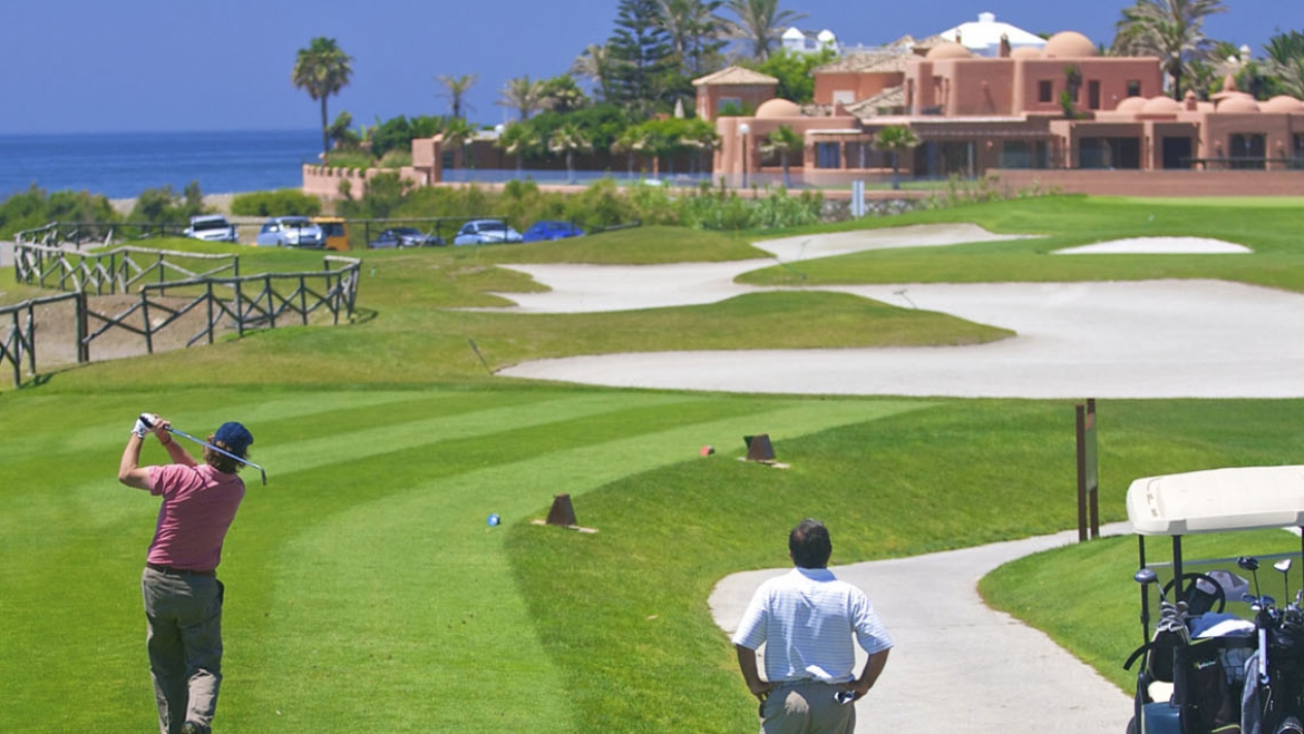 Where do celebrities play golf in Marbella