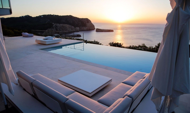 Amazing villa in IBIZA with impressive view of the sea!!!!